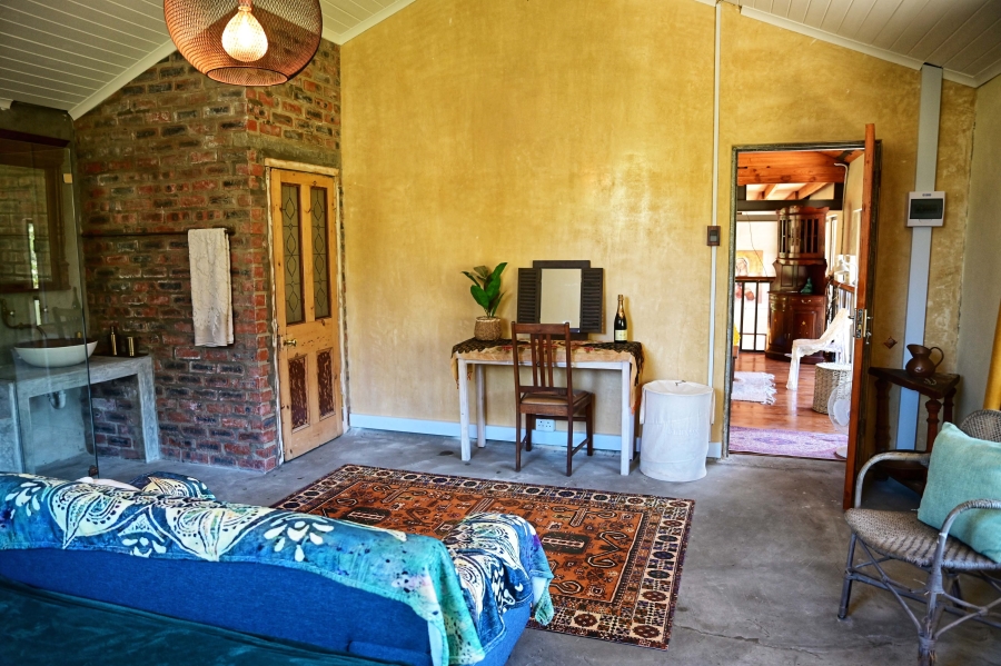 8 Bedroom Property for Sale in Hoekwil Western Cape